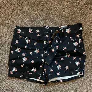 NWT Torrid Floral Shorts with Belt